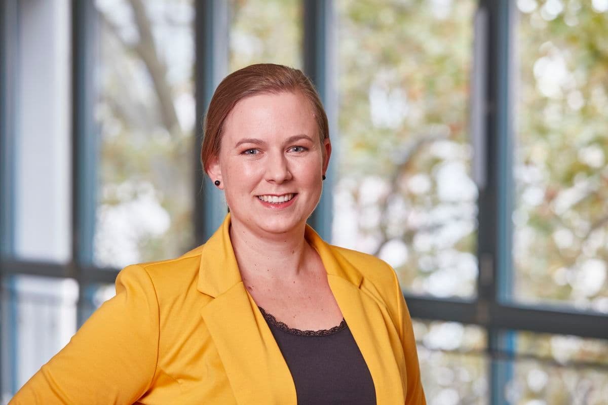 Dr. Jasmin Herr, Leiterin Netzwerke, Auszeichnungen, Marketing